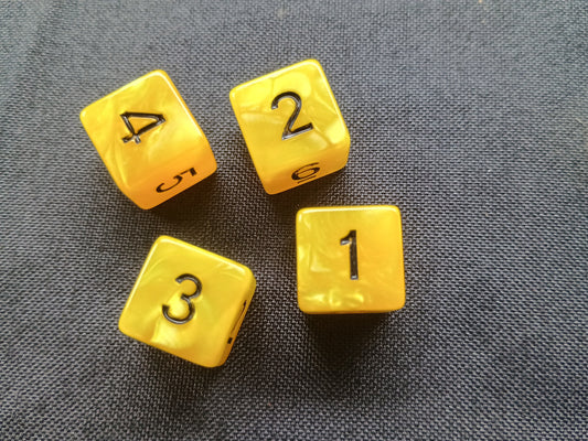 Pack of 4 Honey Marble with black numbers six sided 16mm dice d6