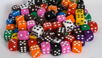 Pink six sided 16mm d6 dice with spots
